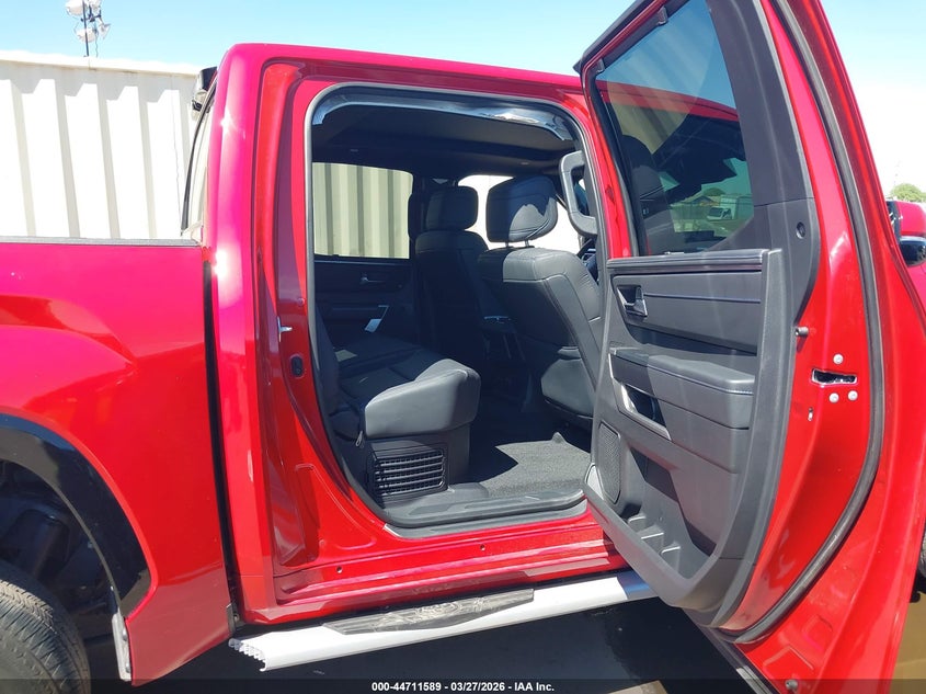 2025 Toyota Tundra VIN 5TFNC5DB9SX108746 IAAI salvage auction — LEFT SIDE, Wait Title, sold $1,250 on 2026-07-21 (photo 8)
