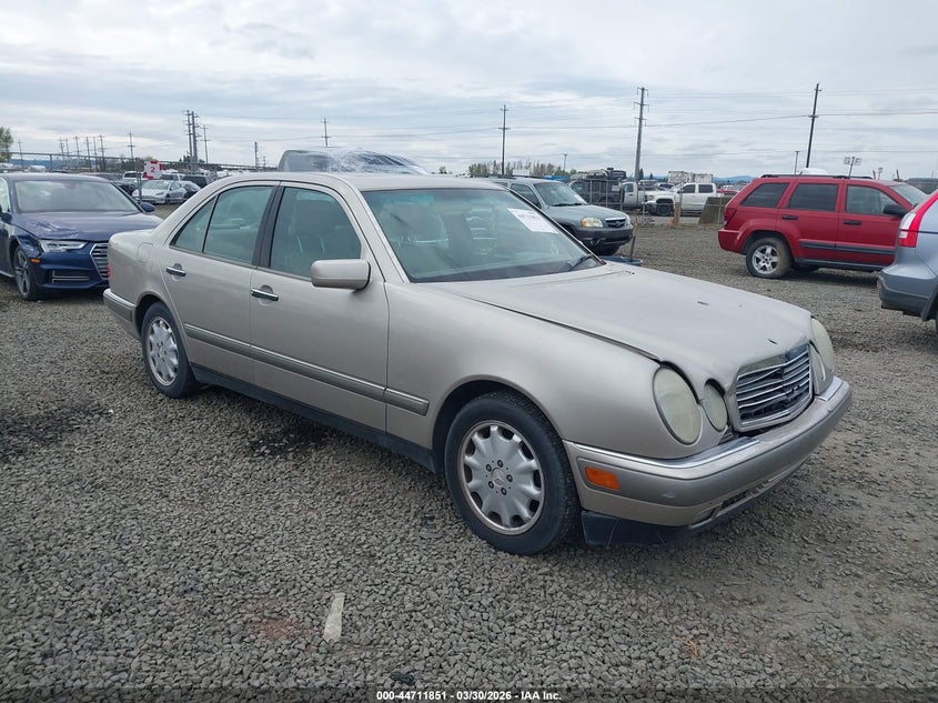 1997 Mercedes-benz E-klasse VIN WDBJF55F4VA409809 IAAI salvage auction — NORMAL WEAR, Clear - Public Restricted (Oregon), sold $25 on 2026-07-27 (photo 1)