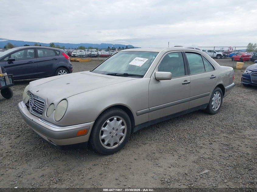 1997 Mercedes-benz E-klasse VIN WDBJF55F4VA409809 IAAI salvage auction — NORMAL WEAR, Clear - Public Restricted (Oregon), sold $25 on 2026-07-27 (photo 2)