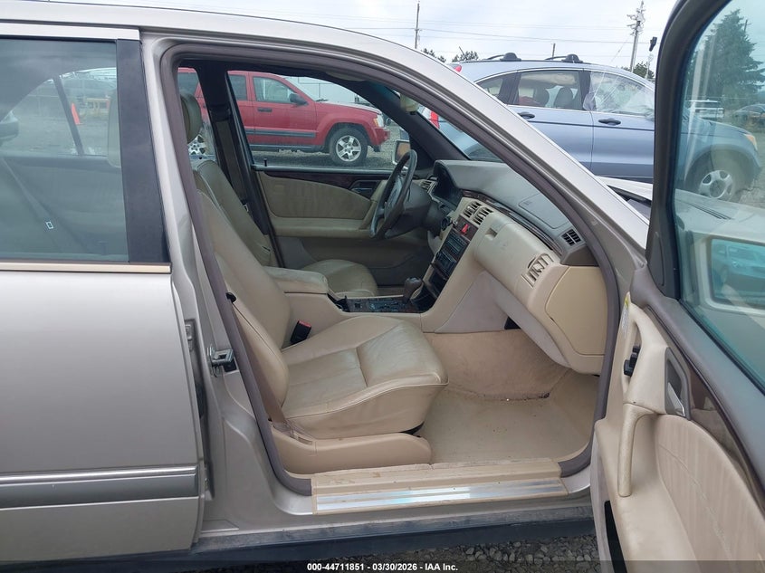 1997 Mercedes-benz E-klasse VIN WDBJF55F4VA409809 IAAI salvage auction — NORMAL WEAR, Clear - Public Restricted (Oregon), sold $25 on 2026-07-27 (photo 5)