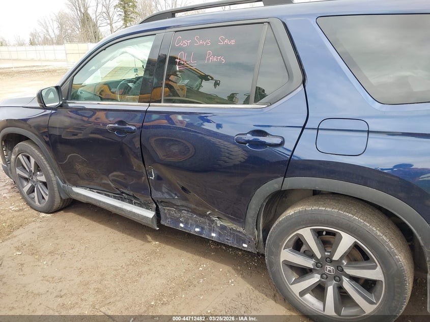 2025 Honda Pilot VIN 5FNYG1H77SB053692 IAAI salvage auction — LEFT SIDE, Wait Title, sold $24,200 on 2026-09-01 (photo 6)