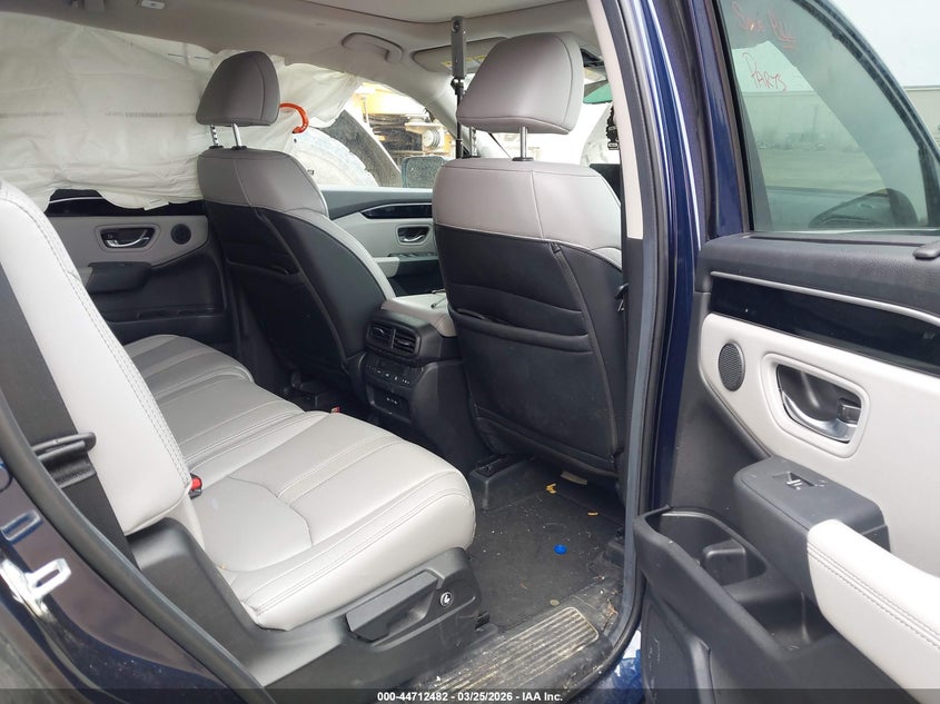 2025 Honda Pilot VIN 5FNYG1H77SB053692 IAAI salvage auction — LEFT SIDE, Wait Title, sold $24,200 on 2026-09-01 (photo 8)
