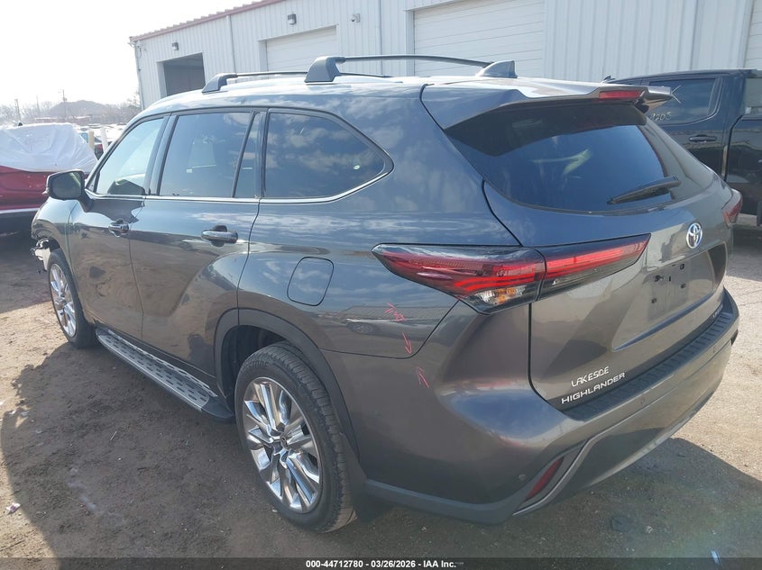 2025 Toyota Highlander VIN 5TDKDRAH5SS552647 IAAI salvage auction — UNKNOWN, Wait Title, sold $19,100 on 2026-07-21 (photo 3)