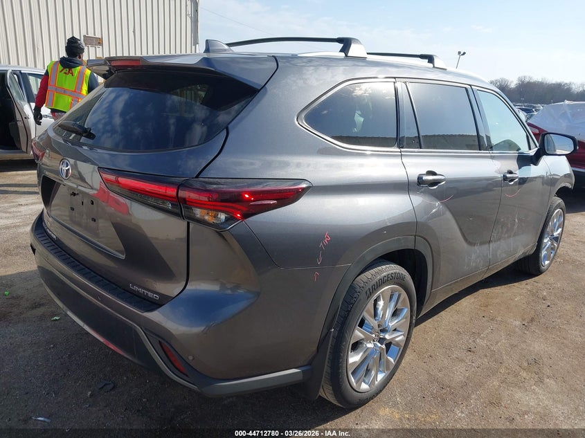 2025 Toyota Highlander VIN 5TDKDRAH5SS552647 IAAI salvage auction — UNKNOWN, Wait Title, sold $19,100 on 2026-07-21 (photo 4)