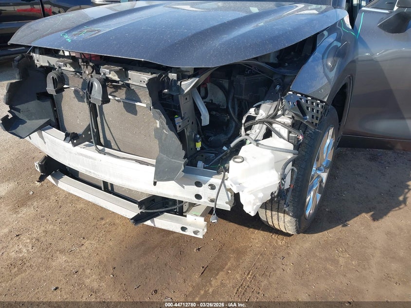 2025 Toyota Highlander VIN 5TDKDRAH5SS552647 IAAI salvage auction — UNKNOWN, Wait Title, sold $19,100 on 2026-07-21 (photo 6)