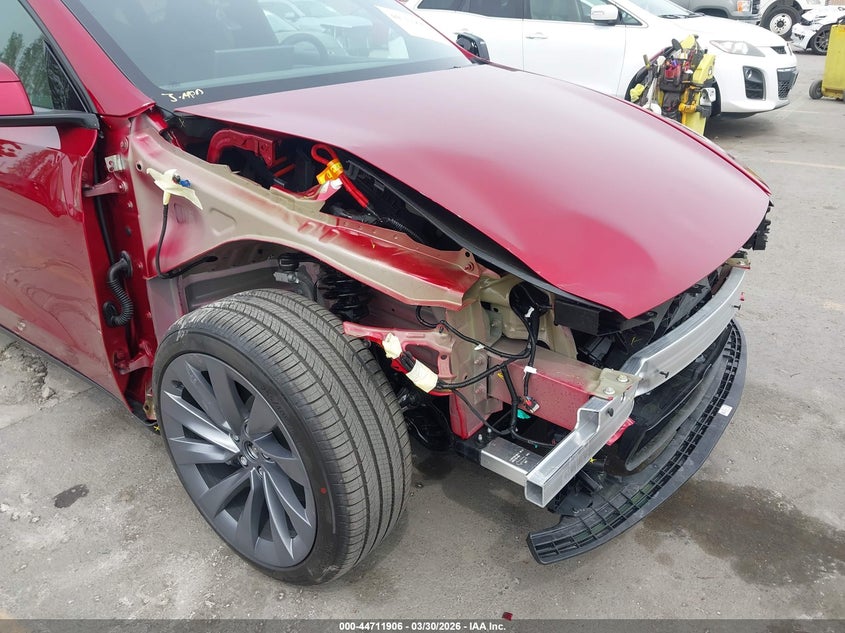 2026 Tesla Model y VIN 7SAYGDEE8TF596753 IAAI salvage auction — RIGHT FRONT, Wait Title, sold $26,550 on 2026-07-06 (photo 6)