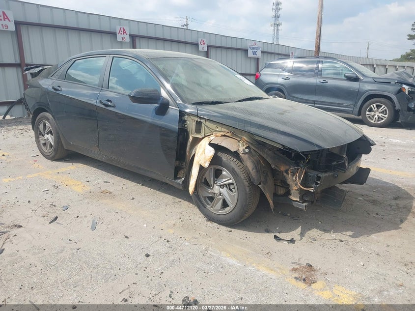 2025 Hyundai Elantra VIN KMHLL4DG0SU006956 IAAI salvage auction — REAR END, Wait Title, sold $4,550 on 2026-07-08 (photo 1)