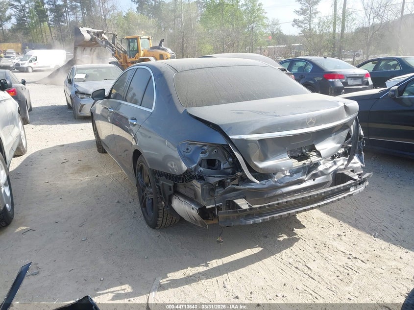 2017 Mercedes-benz E-klasse VIN WDDZF4JB9HA196867 IAAI salvage auction — REAR END, Wait Title, sold $7,375 on 2026-08-25 (photo 3)