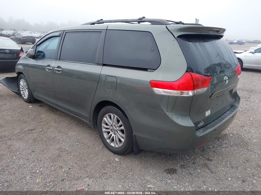 2011 Toyota Sienna VIN 5TDYK3DC8BS172733 IAAI salvage auction — FRONT END, Rebuildable (Florida), sold $850 on 2026-07-21 (photo 3)