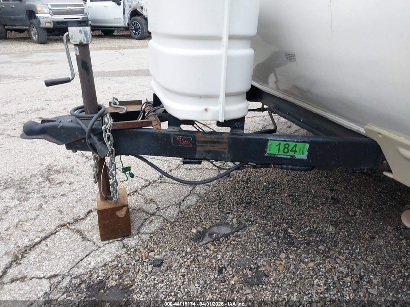 2004 Jayco Jay feather VIN 1UJBJ02M441JZ0164 IAAI salvage auction — SIDE, Salvage (Kansas), sold $1,350 on 2026-09-02 (photo 7)