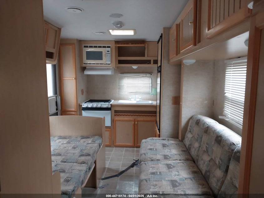 2004 Jayco Jay feather VIN 1UJBJ02M441JZ0164 IAAI salvage auction — SIDE, Salvage (Kansas), sold $1,350 on 2026-09-02 (photo 8)