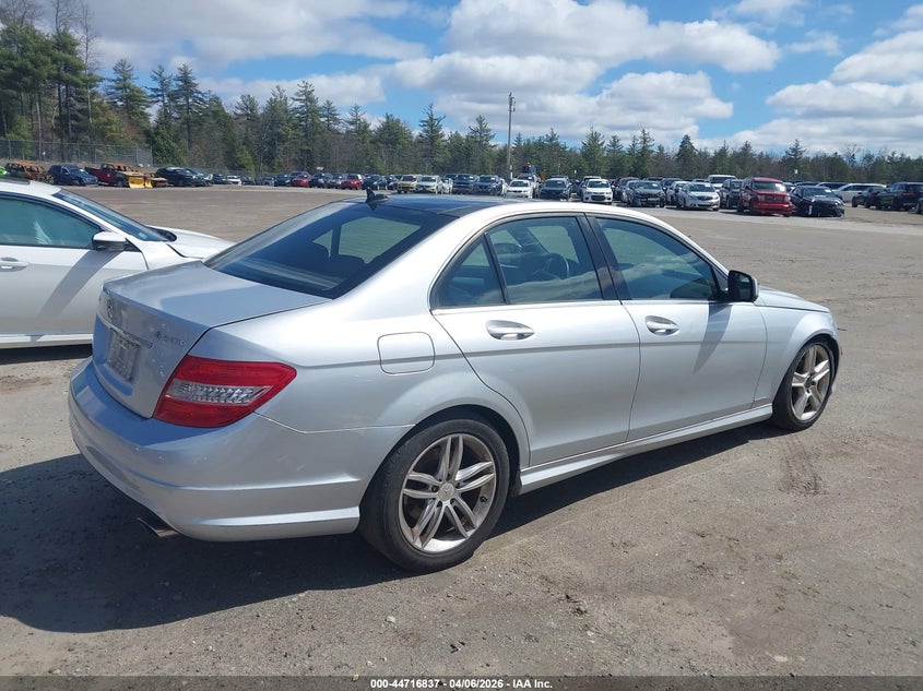 2008 Mercedes-benz C-klasse VIN WDDGF81X58F171994 IAAI salvage auction — FRESH WATER, Reconstructed (Massachusetts), sold $400 on 2026-07-17 (photo 4)