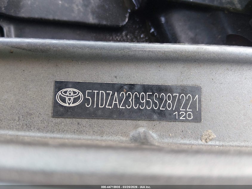 2005 Toyota Sienna VIN 5TDZA23C95S287221 IAAI salvage auction — SIDE, Clear (Texas), sold $650 on 2026-07-29 (photo 9)