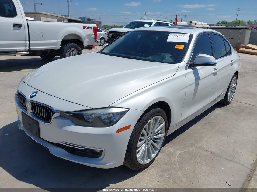 2012 BMW 3er VIN WBA3A5C56CF347510 IAAI salvage auction — REAR END, Wait Title, sold $3,150 on 2026-08-21 (photo 2)