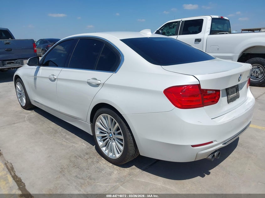 2012 BMW 3er VIN WBA3A5C56CF347510 IAAI salvage auction — REAR END, Wait Title, sold $3,150 on 2026-08-21 (photo 3)