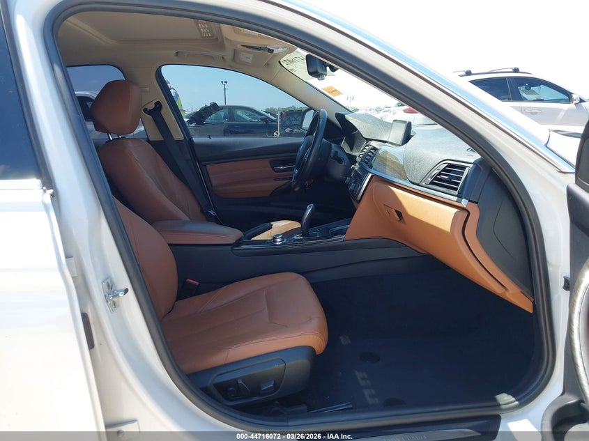 2012 BMW 3er VIN WBA3A5C56CF347510 IAAI salvage auction — REAR END, Wait Title, sold $3,150 on 2026-08-21 (photo 5)