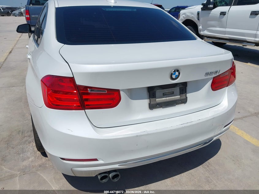 2012 BMW 3er VIN WBA3A5C56CF347510 IAAI salvage auction — REAR END, Wait Title, sold $3,150 on 2026-08-21 (photo 6)