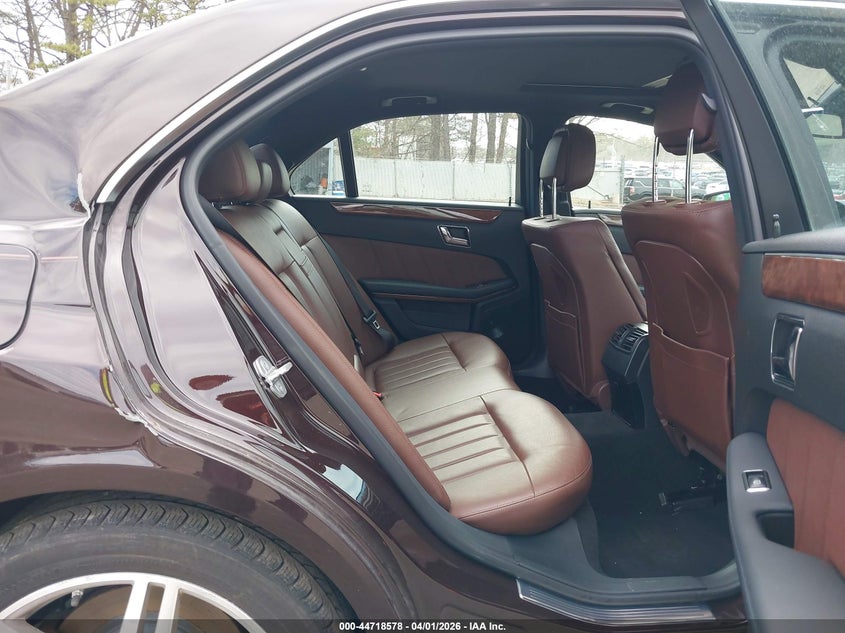 2010 Mercedes-benz E-klasse VIN WDDHF9AB1AA214955 IAAI salvage auction — REAR END, Mv-907A (New York), sold $2,150 on 2026-07-28 (photo 8)