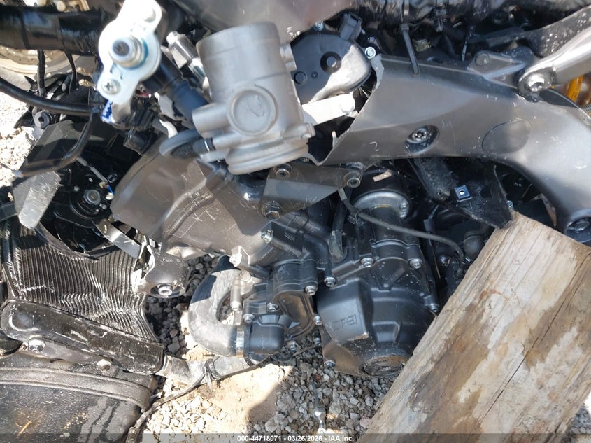 2025 Yamaha VIN JYARN95E1SA001636 IAAI salvage auction — ROLLOVER, Wait Title, sold $1,500 on 2026-08-01 (photo 9)