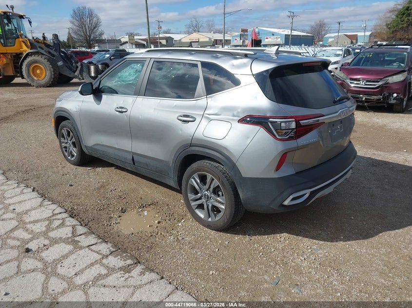2023 Kia Seltos VIN KNDEUCAA9P7396515 IAAI salvage auction — HAIL, Salvage (Illinois), sold $5,300 on 2026-07-07 (photo 3)