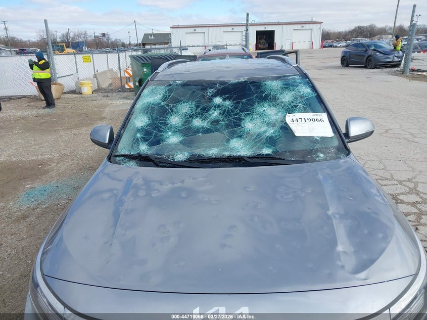 2023 Kia Seltos VIN KNDEUCAA9P7396515 IAAI salvage auction — HAIL, Salvage (Illinois), sold $5,300 on 2026-07-07 (photo 6)