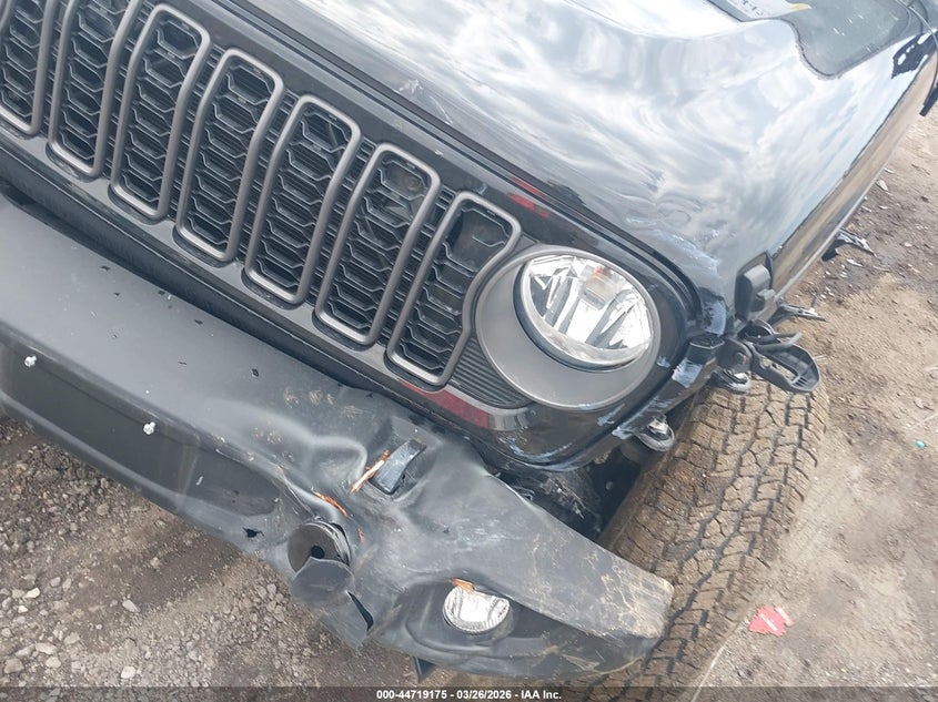 2026 Jeep Wrangler / VIN 1C4PJXDG0TW211356 IAAI salvage auction — FRONT END, Wait Title, sold $15,800 on 2026-07-09 (photo 6)