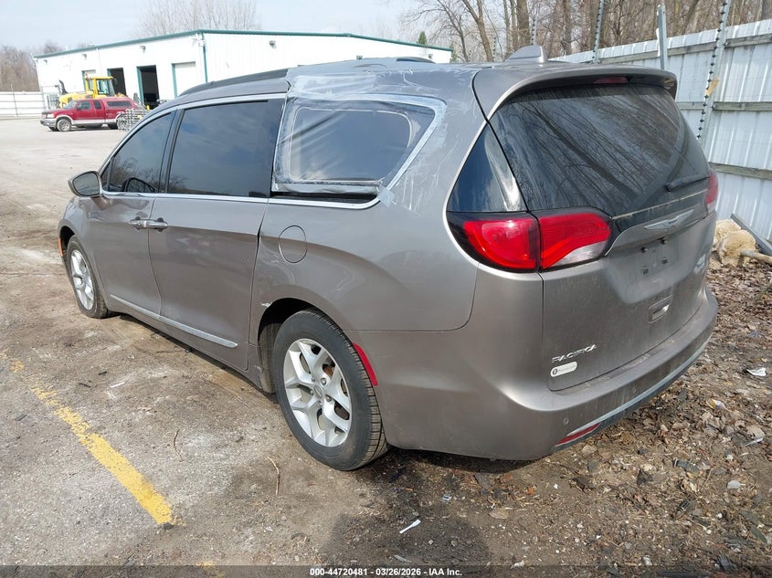 2017 Chrysler Pacifica VIN 2C4RC1BG1HR660452 IAAI salvage auction — LEFT SIDE, Clear (Michigan), sold $3,400 on 2026-08-01 (photo 3)