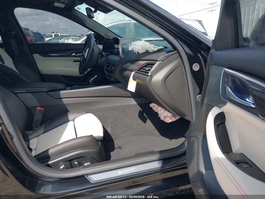 2026 Cadillac Ct5-v VIN 1G6DR5RW1T0102099 IAAI salvage auction — FRONT END, Original (Texas), sold $17,775 on 2026-07-30 (photo 5)