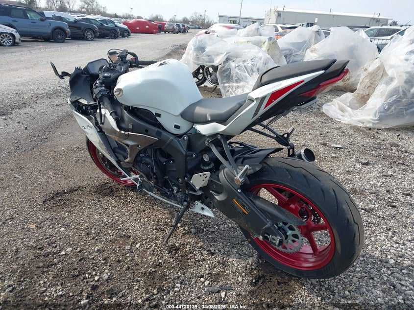 2025 Kawasaki Zx VIN JKBZXJJ12SA027218 IAAI salvage auction — LEFT SIDE, Salvage (Illinois), sold $4,650 on 2026-07-07 (photo 3)