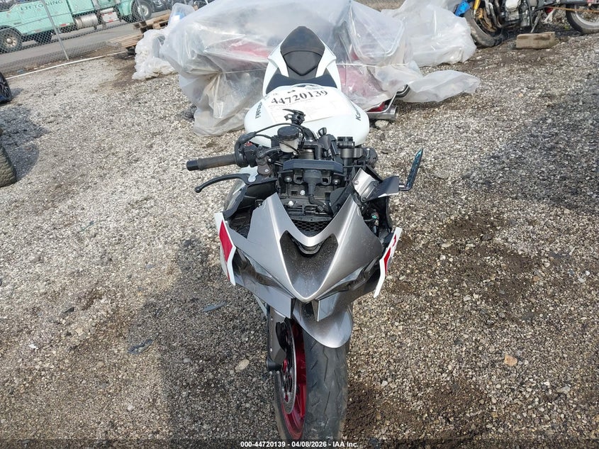 2025 Kawasaki Zx VIN JKBZXJJ12SA027218 IAAI salvage auction — LEFT SIDE, Salvage (Illinois), sold $4,650 on 2026-07-07 (photo 5)
