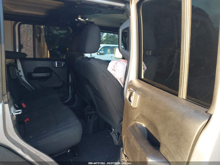 2020 Jeep Wrangler / VIN 1C4HJXDN8LW204691 IAAI salvage auction — RIGHT SIDE, Original (Texas), sold $11,950 on 2026-07-30 (photo 8)