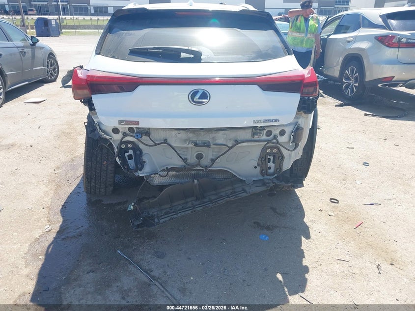 2019 Lexus Ux VIN JTHU9JBH6K2014846 IAAI salvage auction — REAR END, Wait Title, sold $7,500 on 2026-07-07 (photo 6)