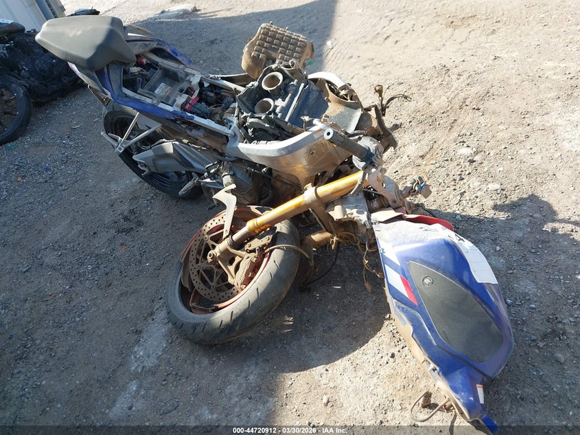 2021 Aprilia Rs VIN ZD4KSUA07MS000388 IAAI salvage auction — ROLLOVER, Clear (Oklahoma), sold $125 on 2026-07-14 (photo 1)