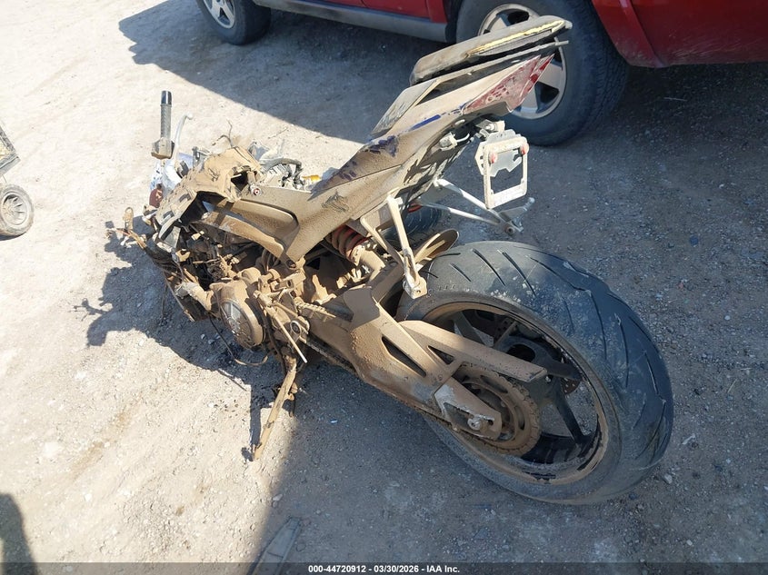 2021 Aprilia Rs VIN ZD4KSUA07MS000388 IAAI salvage auction — ROLLOVER, Clear (Oklahoma), sold $125 on 2026-07-14 (photo 3)