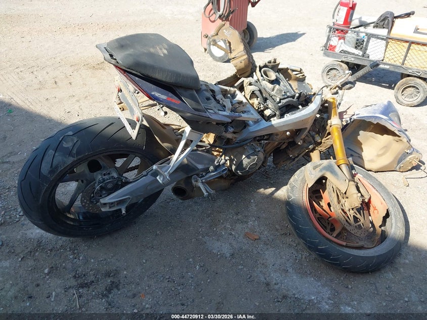 2021 Aprilia Rs VIN ZD4KSUA07MS000388 IAAI salvage auction — ROLLOVER, Clear (Oklahoma), sold $125 on 2026-07-14 (photo 4)