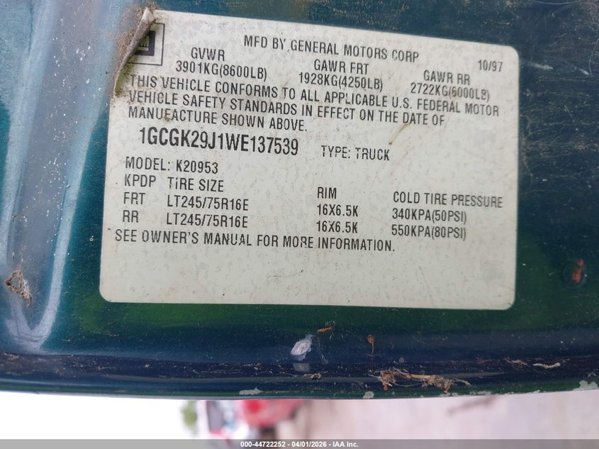 1998 Chevrolet C/k 2500 VIN 1GCGK29J1WE137539 IAAI salvage auction — LEFT & RIGHT, Salvage (California), sold $425 on 2026-07-09 (photo 9)