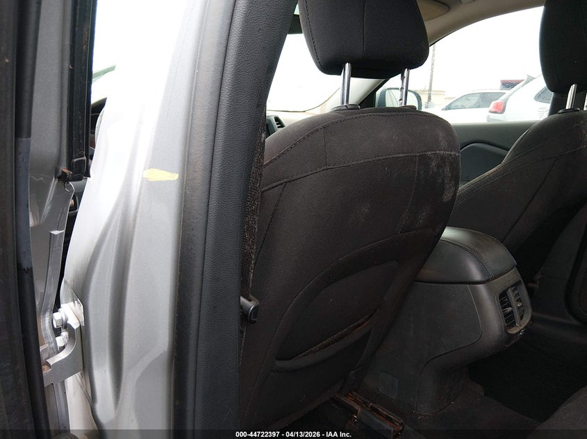 2019 Jeep Cherokee VIN 1C4PJLCX7KD353854 IAAI salvage auction — WATER/FLOOD, Salvage (Hawaii), sold $100 on 2026-08-04 (photo 6)