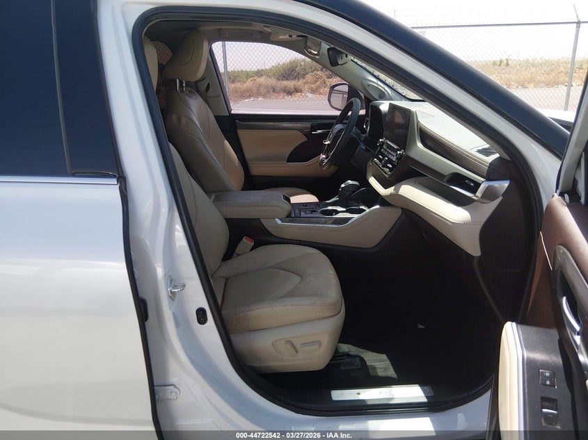 2022 Toyota Highlander VIN 5TDYARAHXNS513477 IAAI salvage auction — LEFT FRONT, Original (Texas), sold $11,000 on 2026-07-22 (photo 5)