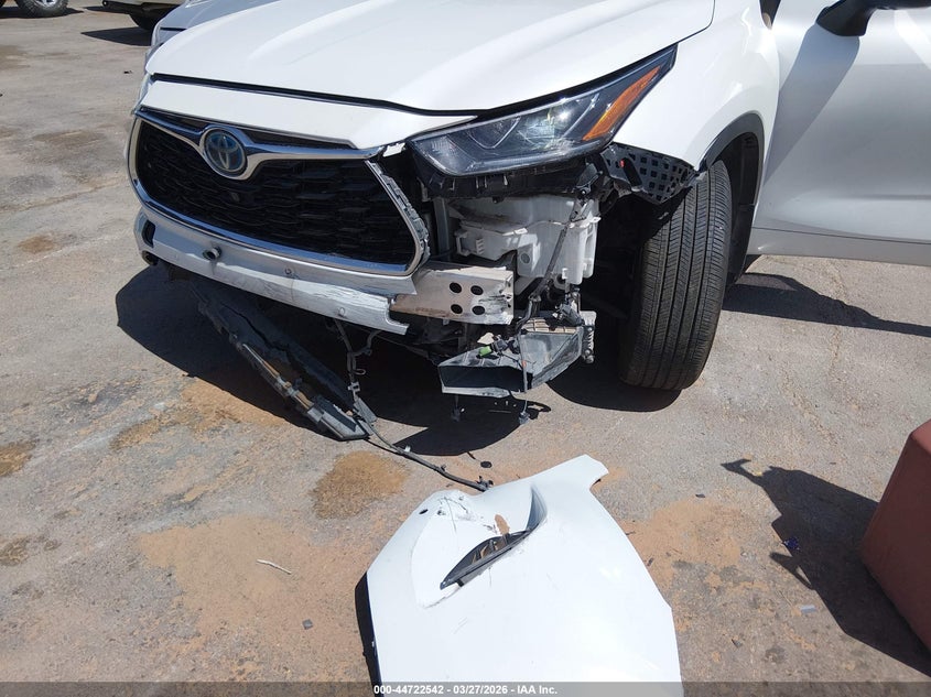 2022 Toyota Highlander VIN 5TDYARAHXNS513477 IAAI salvage auction — LEFT FRONT, Original (Texas), sold $11,000 on 2026-07-22 (photo 6)