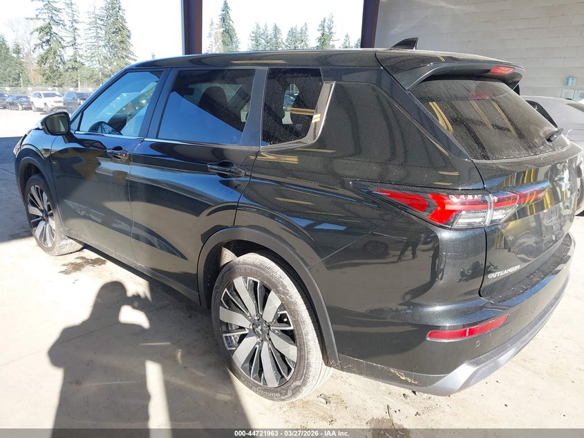 2025 Mitsubishi Outlander VIN JA4J3VA80SZ055425 IAAI salvage auction — FRONT END, Wait Title, sold $7,600 on 2026-07-08 (photo 3)