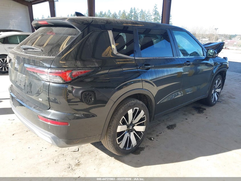 2025 Mitsubishi Outlander VIN JA4J3VA80SZ055425 IAAI salvage auction — FRONT END, Wait Title, sold $7,600 on 2026-07-08 (photo 4)