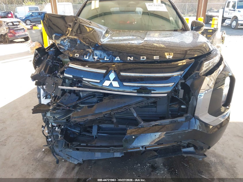 2025 Mitsubishi Outlander VIN JA4J3VA80SZ055425 IAAI salvage auction — FRONT END, Wait Title, sold $7,600 on 2026-07-08 (photo 6)