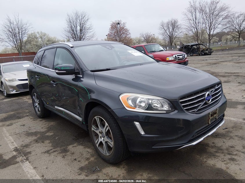 2015 Volvo Xc60 VIN YV4902RK3F2721477 IAAI salvage auction — SIDE, Salvage (New Hampshire), sold $2,450 on 2026-08-21 (photo 1)