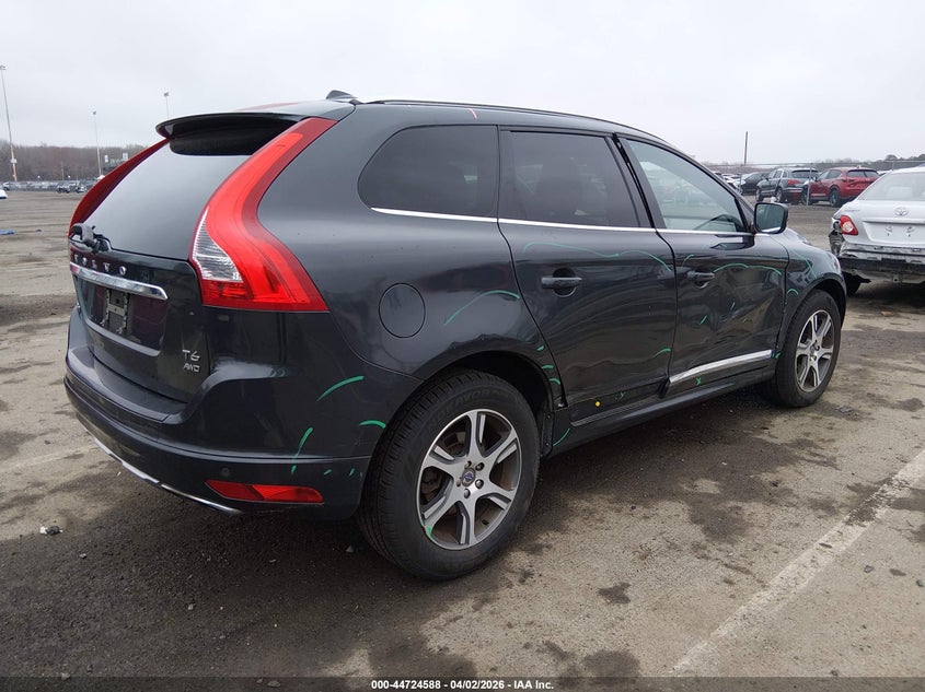 2015 Volvo Xc60 VIN YV4902RK3F2721477 IAAI salvage auction — SIDE, Salvage (New Hampshire), sold $2,450 on 2026-08-21 (photo 4)