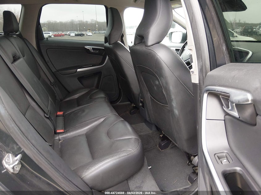 2015 Volvo Xc60 VIN YV4902RK3F2721477 IAAI salvage auction — SIDE, Salvage (New Hampshire), sold $2,450 on 2026-08-21 (photo 8)