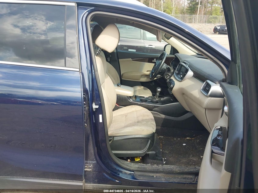 2019 Kia Sorento VIN 5XYPGDA30KG525454 IAAI salvage auction — LEFT FRONT, Wait Title, sold $2,400 on 2026-07-10 (photo 5)