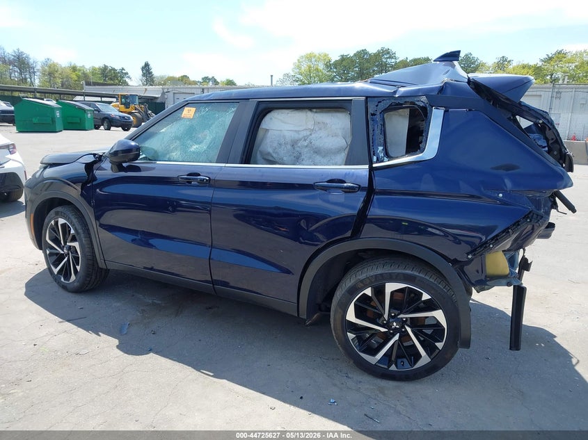 2022 Mitsubishi Outlander VIN JA4J4UA86NZ081913 IAAI salvage auction — BIO HAZARD, Mv-907A (New York), sold $1,925 on 2026-07-07 (photo 3)
