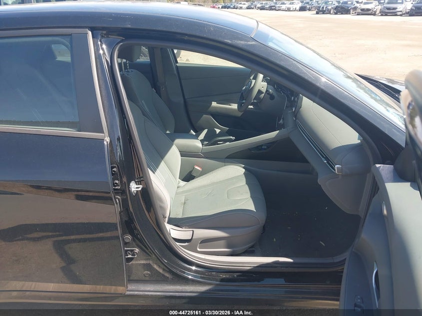2022 Hyundai Elantra VIN 5NPLM4AG0NH076381 IAAI salvage auction — FRONT END, Wait Title, sold $3,250 on 2026-07-31 (photo 5)