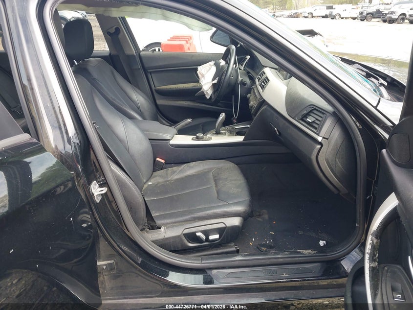 2016 BMW 3er VIN WBA8A3C56GK551392 IAAI salvage auction — FRONT END, Wait Title, sold $700 on 2026-07-29 (photo 5)