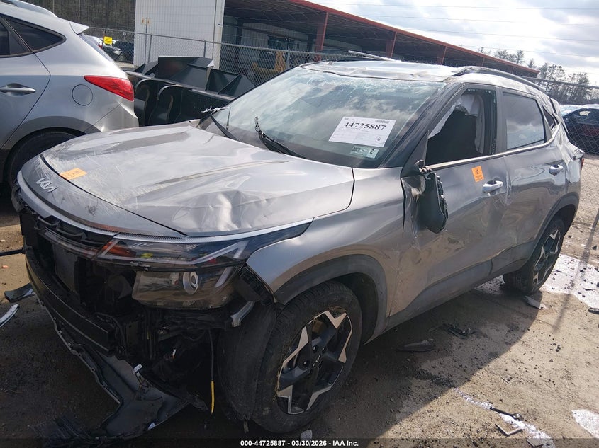 2025 Kia Seltos VIN KNDEUCAA2S7816303 IAAI salvage auction — ROLLOVER, Salvage (West Virginia), sold $2,075 on 2026-07-16 (photo 2)